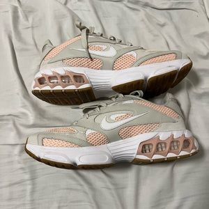 nike zoom air womens sneakers